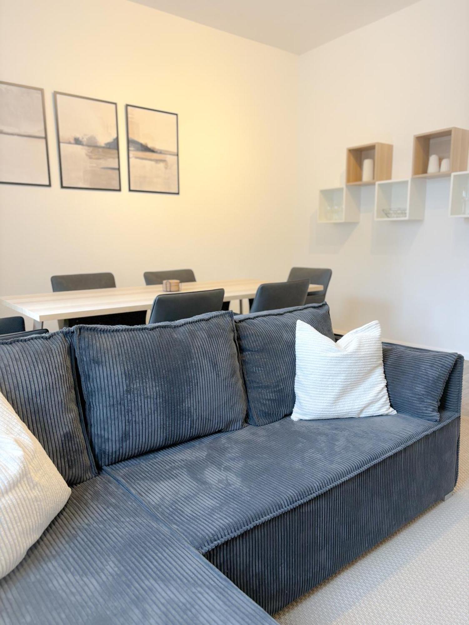 Helles City Apartment Fuer Familien & Gruppen Neu-Ulm Exterior photo
