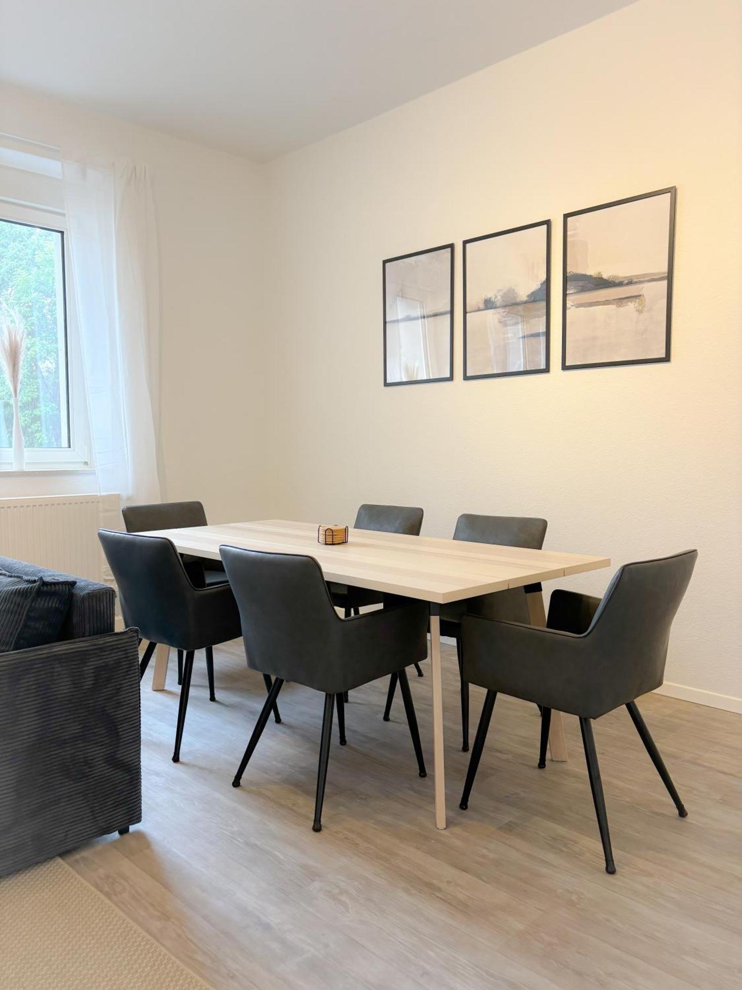 Helles City Apartment Fuer Familien & Gruppen Neu-Ulm Exterior photo